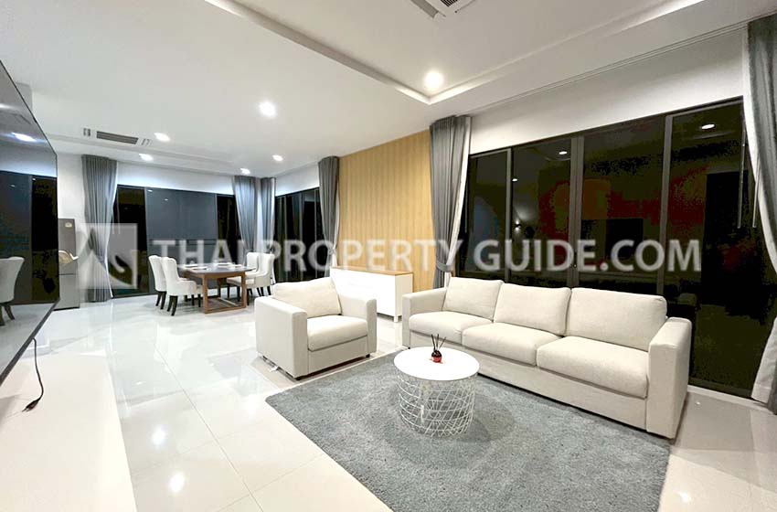 House with Shared Pool in Srinakarin 